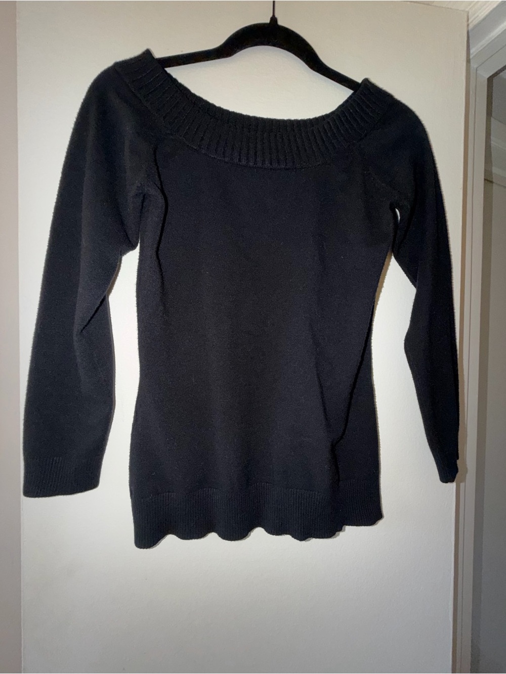 Forever 21 Women's Black Off-Shoulder Rib-Knit Sweater - Medium